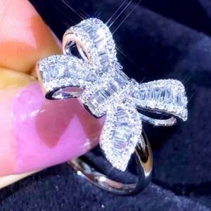 💯 NEW BAGUETTE BOW 925 STERLING SILVER DIAMOND RING - Free Shipping
